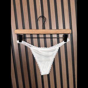 New Victorias Secret Panties Large White Eyelet V String Thong Elastic Lace Trim
